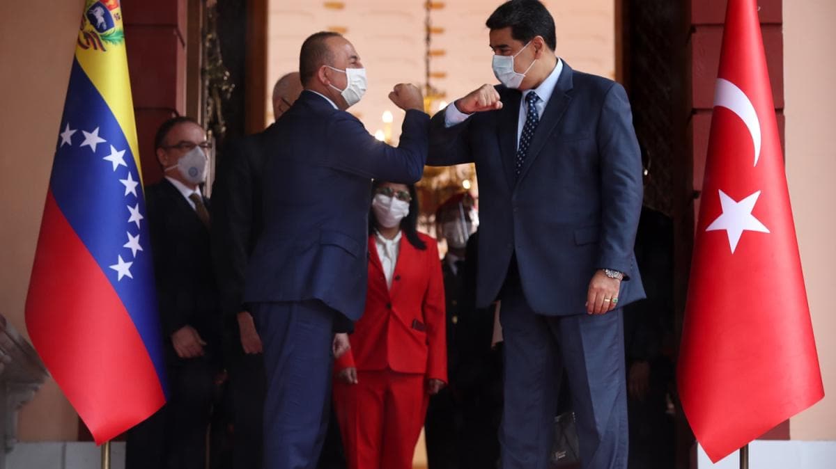 Çavuşoğlu Venezuela'da Maduro ile Görüştü