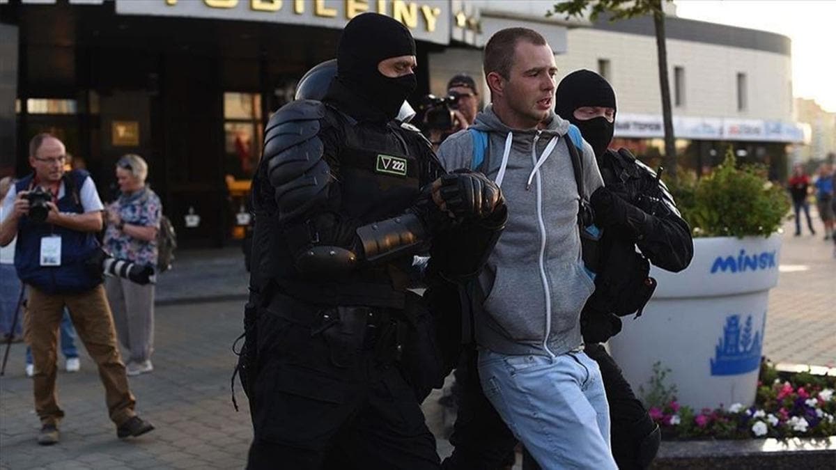 Şaibeli Seçim İddialarıyla Çalkalanan Belarus'ta Protestoculara Yaygın İşkence