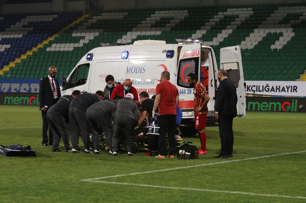 Galatasaray Muslera ve Andone'nin Sakatlandığı Gecede Zirveden Uzaklaştı