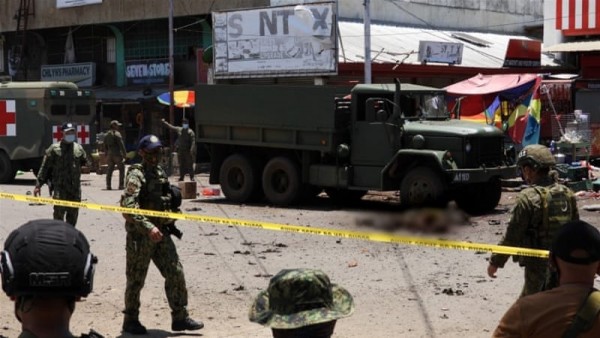 Filipinler'de Art Arda Bombalar Patladı: Çok Sayıda Ölü ve Yaralı Var