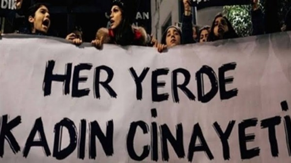Kadın Cinayetleri Son Bulmak Bilmiyor: Sokak Ortasında Eşini Öldürdü