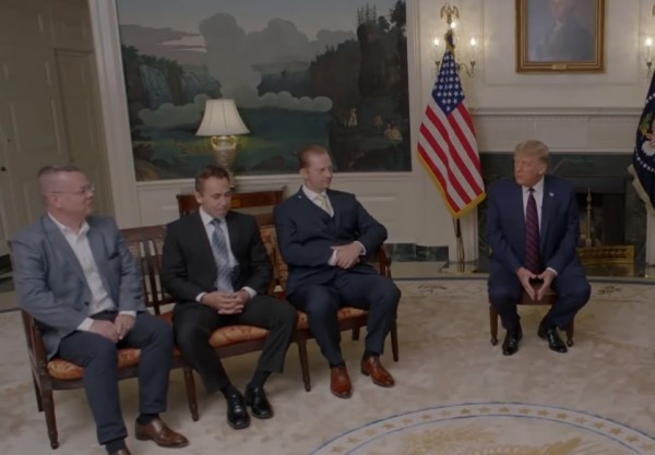 Rahip Brunson ile Buluşan Trump Erdoğan'ı Övdü
