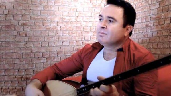 Türkücü Taner Olgun Çin Virüsü Sebebiyle Hayatını Kaybetti