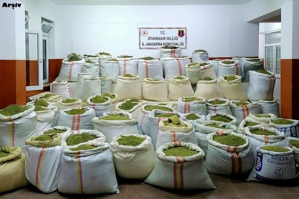 Diyarbakır'da 5 Ton Esrar 14 Milyon Kök Kenevir Ele Geçirildi
