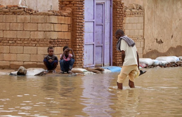 Sudan Sel Felaketinin Yaralarını Sarmaya Çalışıyor