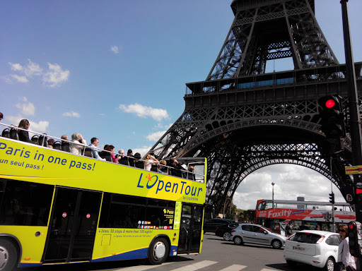 Paris Belediye Başkanı Sözünü Tuttu: 18 Yaş Altına Bedava Toplu Ulaşım