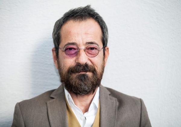 Ünlü Sanatçı Feridun Düzağaç