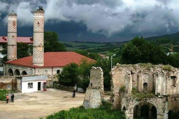 İşgal Altındaki Şuşa'ya Lübnan'dan Ermeniler Göçüyor