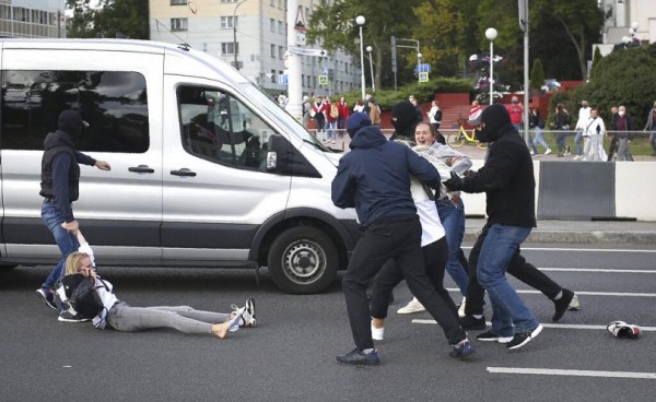 Belarus'ta 250 Protestocu Gözaltına Alındı