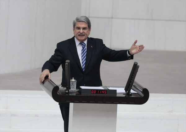 Bir Kurultay Tepkisi de Aytun Çıray'dan