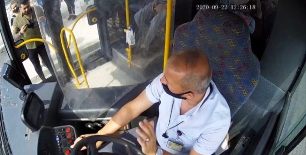 Otobüste Maske Kavgası: Şoföre Tokat Attı Çakıyla Yaralandı
