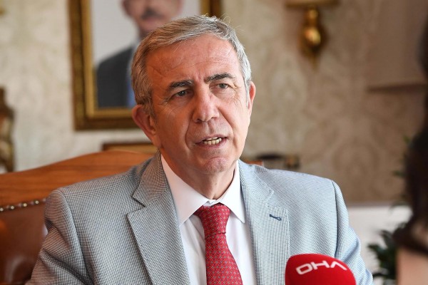 Mansur Yavaş'tan Öğrencilere Uzaktan Eğitim Yardımı