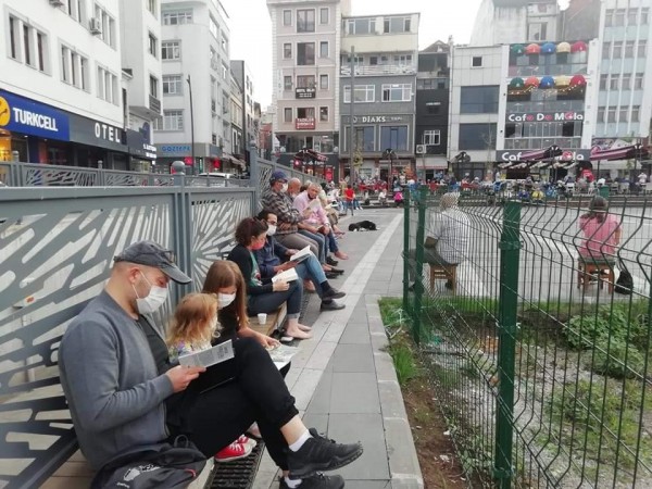 Siyanürle Altın Arama Çalışmalarına Halktan Kitaplı Protesto