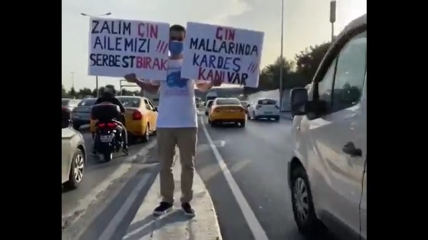 Doğu Türkistan İçin Tek Kişilik Eylemler