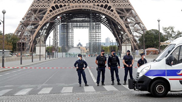 Paris'te Patlama Korkusu! Fransız Polisinden Açıklama Geldi