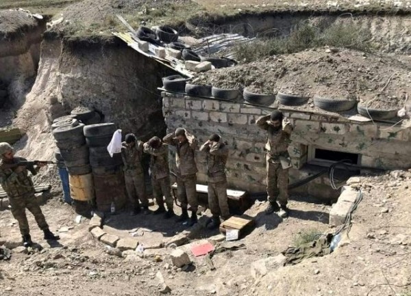 Azerbaycan Ordusu Karabağ'da Ermeni Askerlerini Esir Aldı