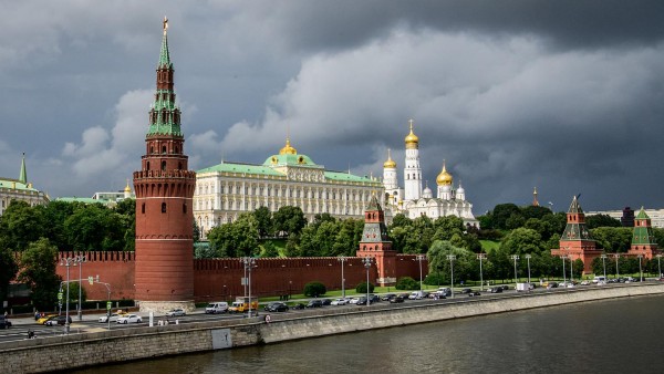 Kremlin: 'Rusya'nın Kırgızistan'a İstikrar Getirme Yükümlülüğü Var'