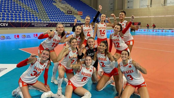 17 Yaş Altı Voleybol Kız Milli Takımımız Avrupa İkincisi Oldu!
