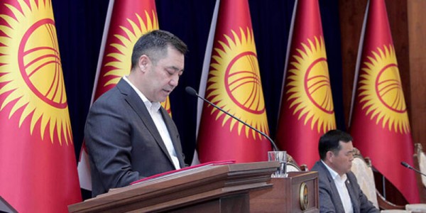Kırgızistan'da Geçici Başbakan Sadır Caparov Resmen Başbakan Oldu