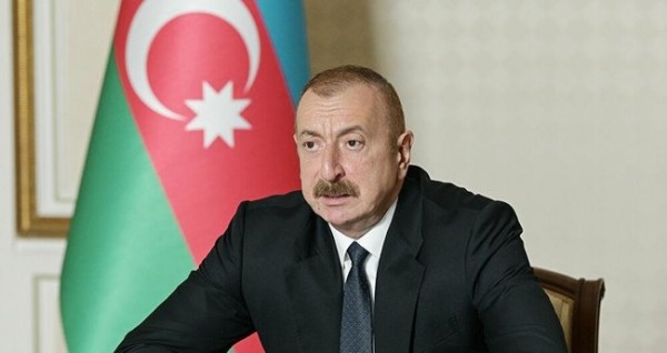 Aliyev: Rusya Ermenistan'a Ücretsiz Silah Gönderiyor