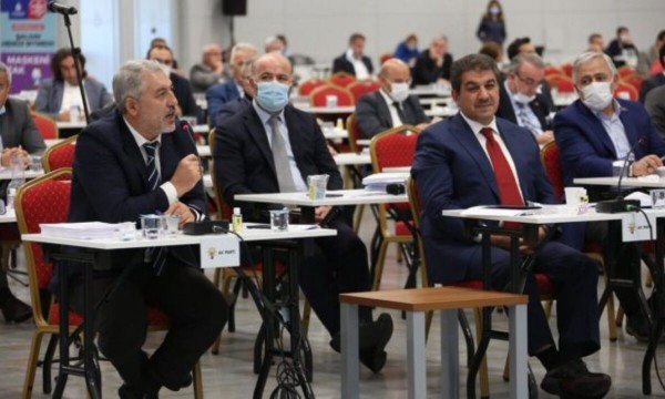 İBB Meclisi'nde AKP, Hukuksuzluğu Din Düşmanlığı Yapmayın Diyerek Örtmeye Çalıştı
