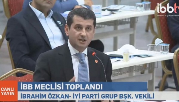 İYİ Parti İBB Meclisini Terk Etti