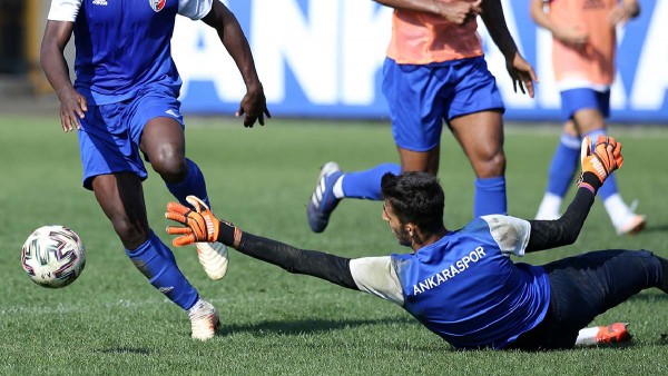 Ankaraspor'da 9 Futbolcunun Çin Virüsü Testi Pozitif Çıktı
