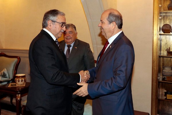 KKTC'de Sandık Sayımı Biterken Ersin Tatar Yarışı Önde Götürüyor