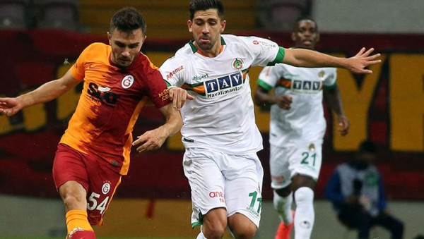 Galatasaray Alanyaspor'a Evinde Kaybetti: 2-1
