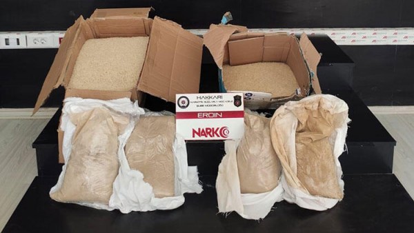 Hakkari'de 32 Kilo Eroin Ele Geçirildi 