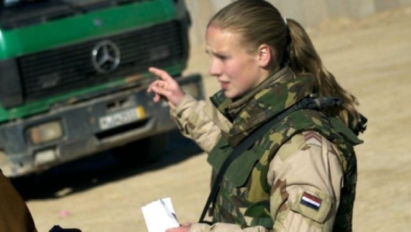 Hollanda'da Kadınlara da Zorunlu Askerlik Getirildi
