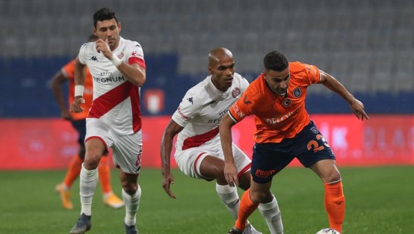 Başakşehir Antalyaspor'u Farklı Geçti: 5-1