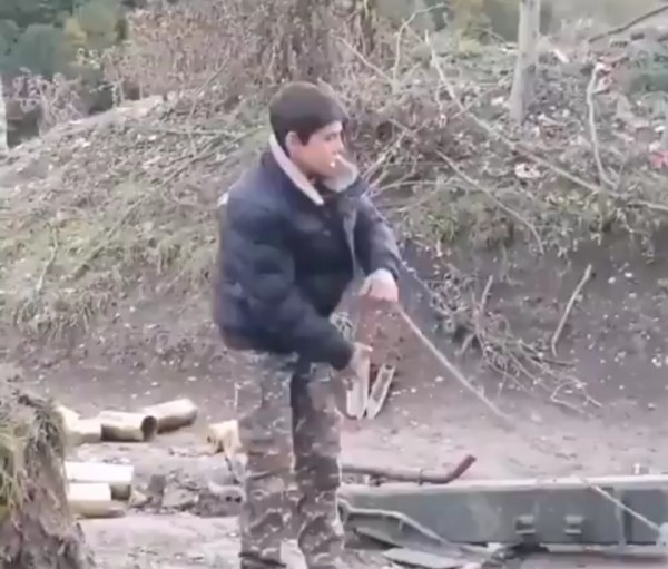 Ermenistan Savaşta Çocuk Asker Kullanıyor
