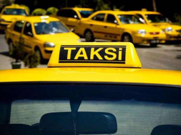 Taksiciler Arasında Bıçaklı Sopalı Kavga Çıktı