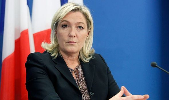 Fransız Muhalif Lider Le Pen: Başörtüsü Yasaklansın