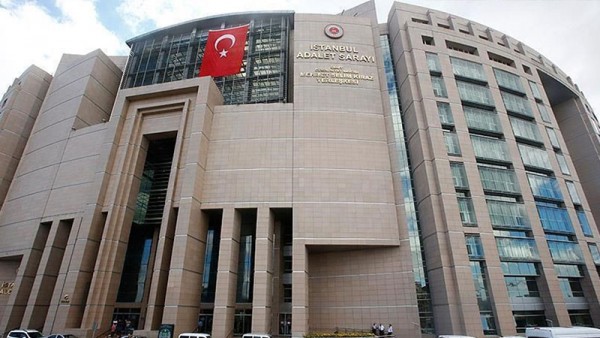 İstanbul Adalet Sarayı'nda Bir Zanlı Kendini Kesti