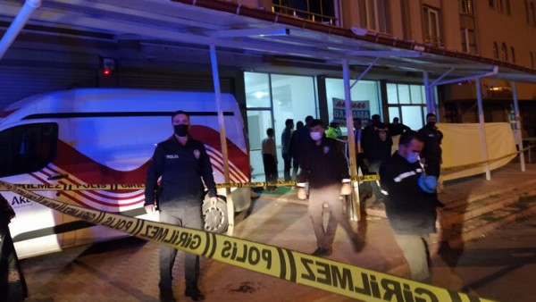 Konya'da Polis Memuru Komşusunu Öldürdü