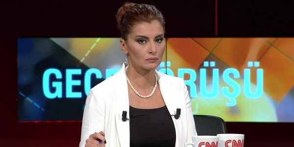Hande Fırat: Emine Erdoğan Çakma Çanta Kullanıyor