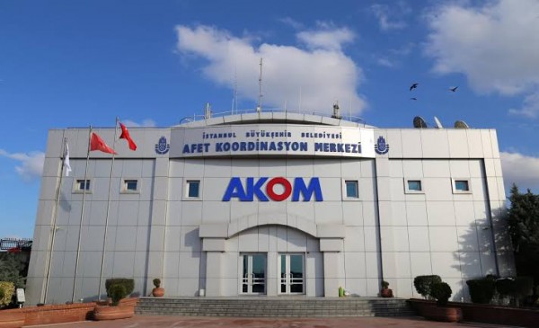 İBB İzmir'e Yardım Ekibi Gönderdi
