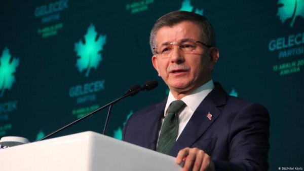 Davutoğlu: Bu Milletin Yoksulluğu İle Alay Etmeyin