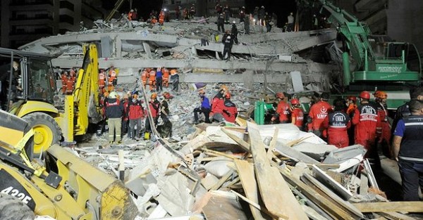 İzmir Depreminde Hayatını Kaybedenlerin Sayısı 51'e Yükseldi