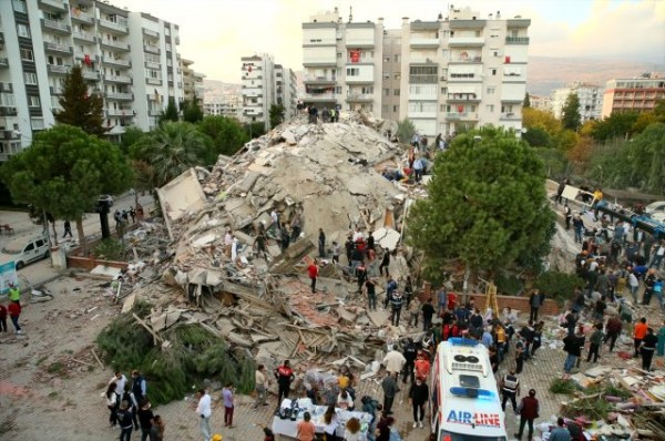 İzmir Depreminde Hayatını Kaybedenlerin Sayısı 109'a Yükseldi