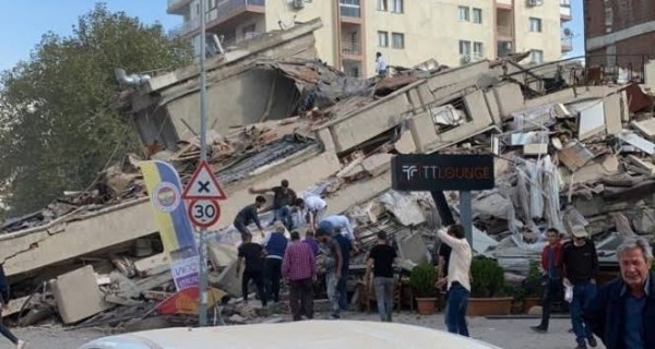 İzmir'de Acilen Yıkılması Gereken 124 Ağır Hasarlı Bina Var