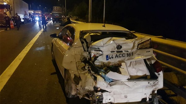 TEM Otoyolu'nda Zincirleme Kaza: 9 Yaralı