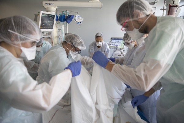 2 Doktor Daha Çin Virüsü Nedeniyle Yaşamını Yitirdi