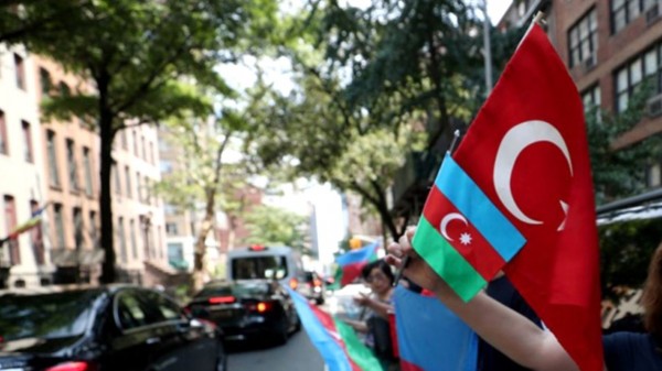 Fransa'da Gözaltına Alınan 3 Türk Serbest Bırakıldı