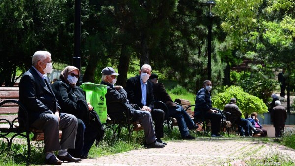 Uşak'ta 65 Yaş ve Üstü Vatandaşlara Sokağa Çıkma Kısıtlaması