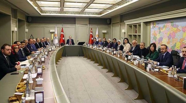 Albayrak'ın İstifa Paylaşımı İçin Gözler AKP MYK Toplantısına Çevrildi