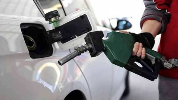 Benzine 19 Kuruş Zam Geldi