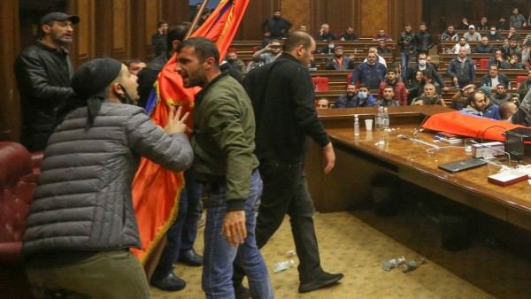 Ermenistan 'Darbe Girişimi'ne Karşı Muhalefeti Uyardı